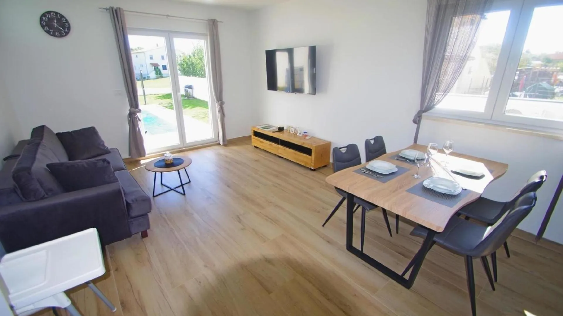 Ferienhaus Mit Privatpool Fuer 2 Personen 2 Kinder Ca 50 M In Sisan, Istrien Medulin Und Umgebung 0*, Sisan Croatia