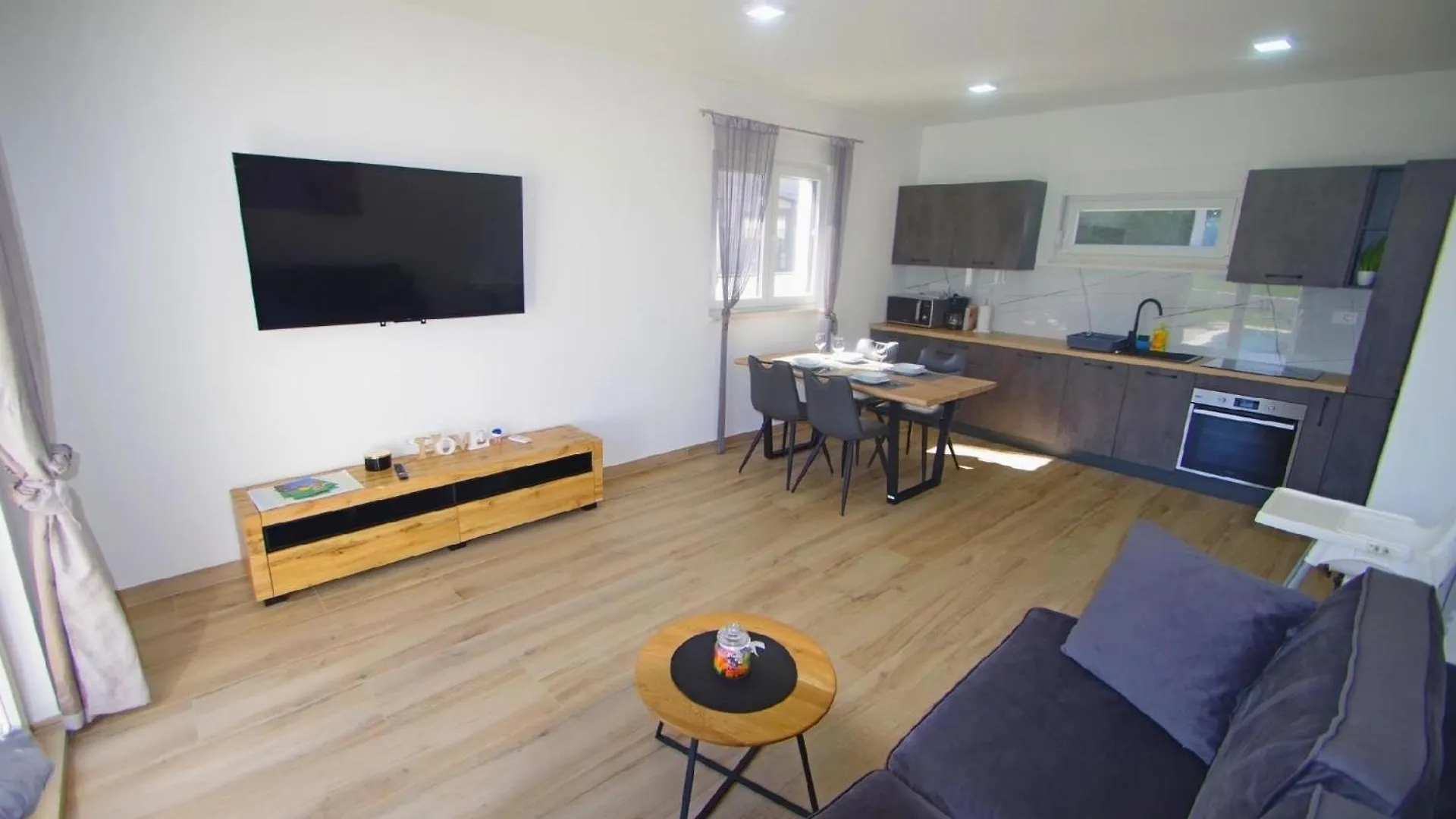 Holiday home Ferienhaus Mit Privatpool Fuer 2 Personen 2 Kinder Ca 50 M In Sisan, Istrien Medulin Und Umgebung Croatia
