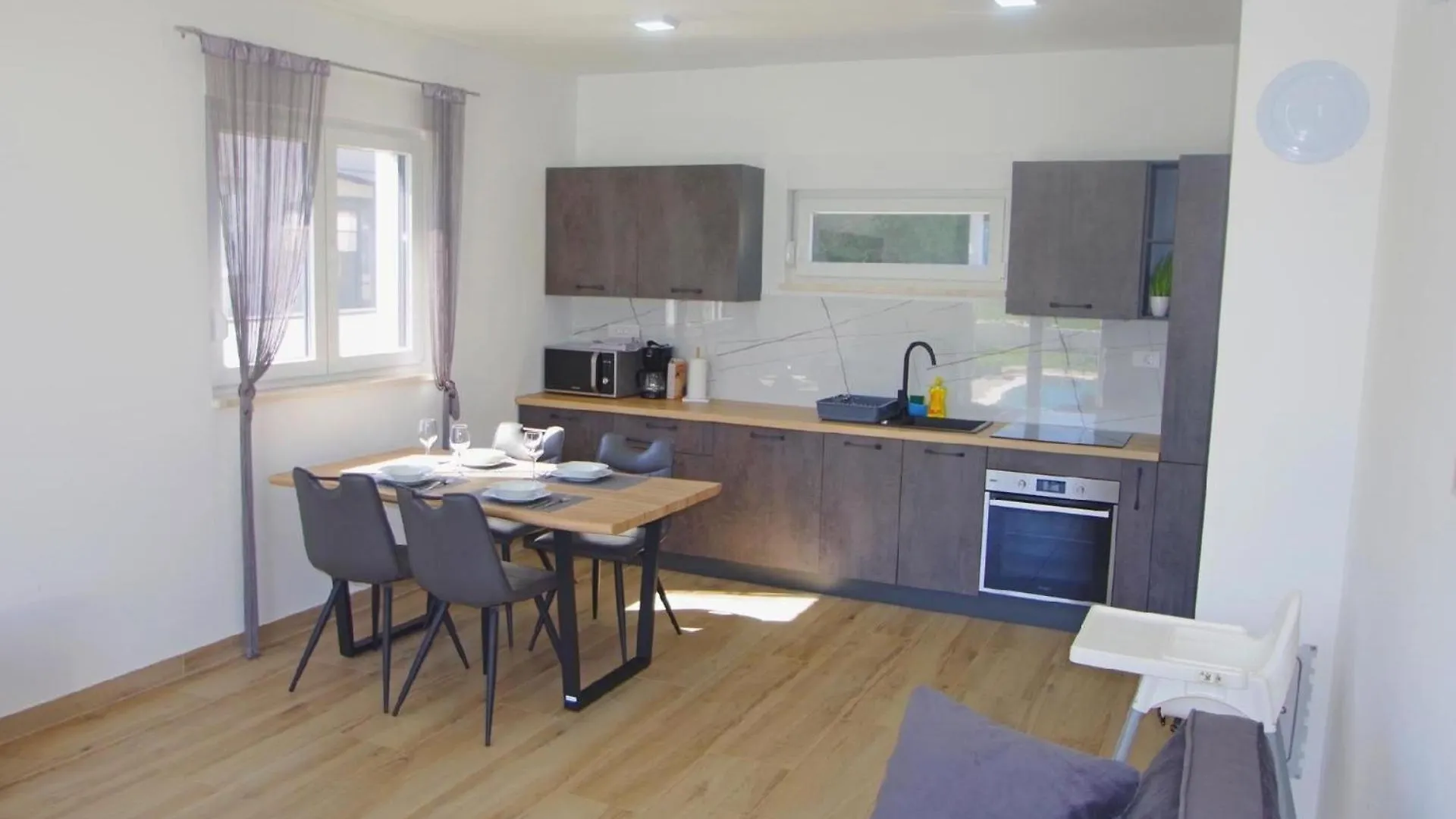Holiday home Ferienhaus Mit Privatpool Fuer 2 Personen 2 Kinder Ca 50 M In Sisan, Istrien Medulin Und Umgebung