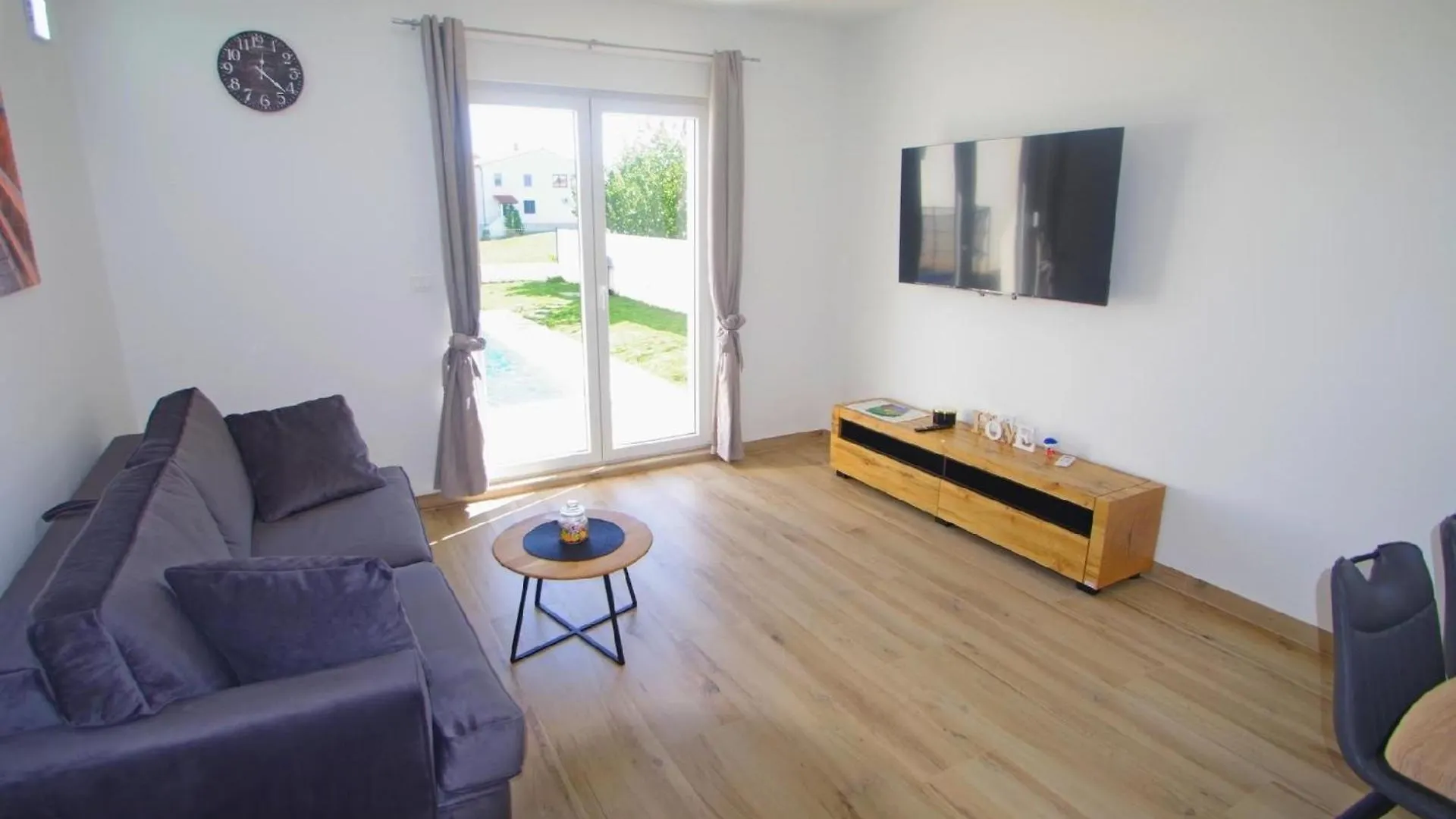 Holiday home Ferienhaus Mit Privatpool Fuer 2 Personen 2 Kinder Ca 50 M In Sisan, Istrien Medulin Und Umgebung Croatia