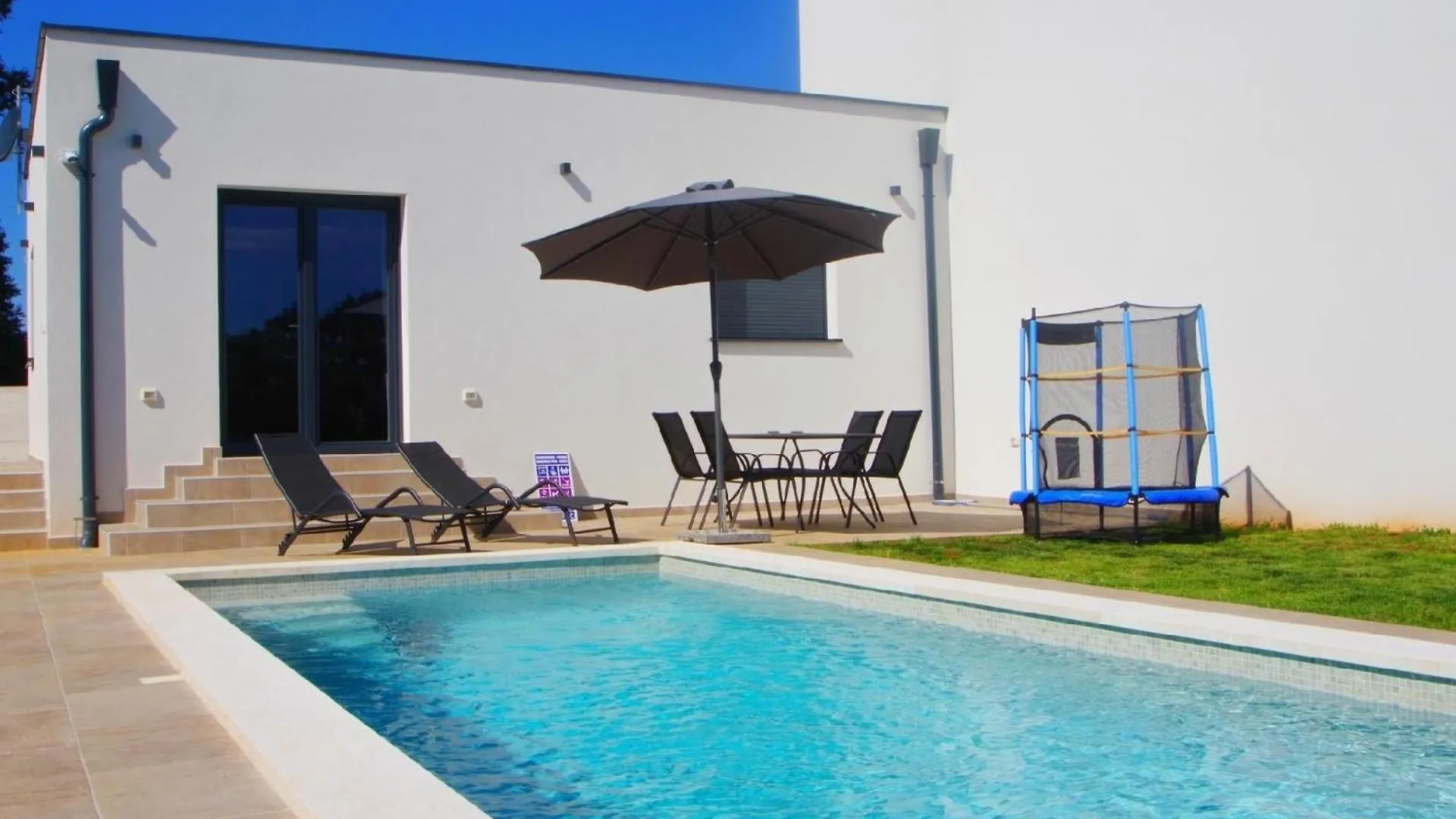 Ferienhaus Mit Privatpool Fuer 2 Personen 2 Kinder Ca 50 M In Sisan, Istrien Medulin Und Umgebung location