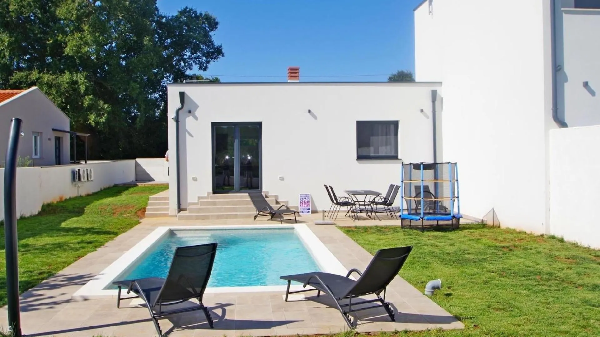 Ferienhaus Mit Privatpool Fuer 2 Personen 2 Kinder Ca 50 M In Sisan, Istrien Medulin Und Umgebung Croatia